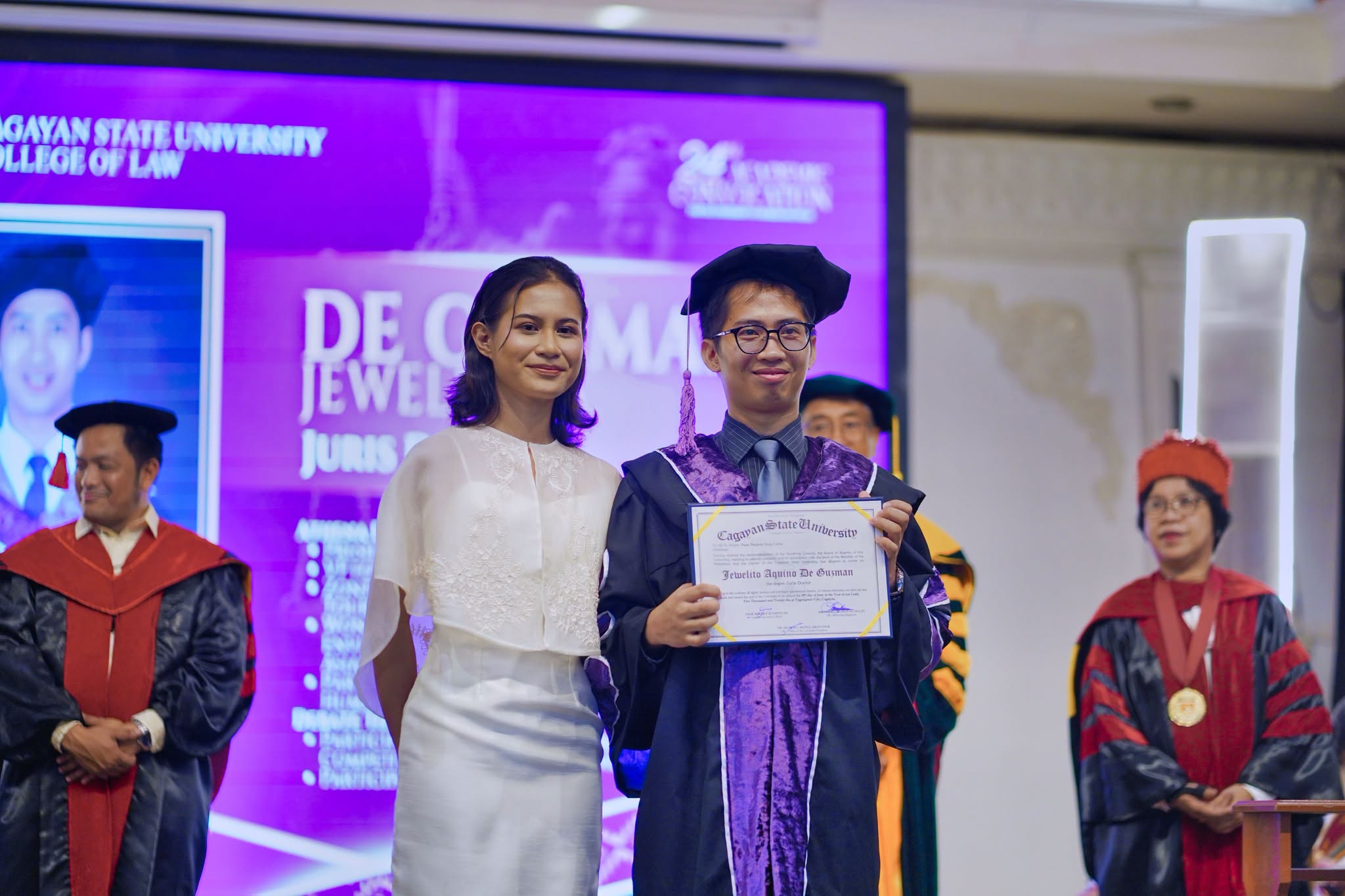 24TH-GRAD-COL-PHOTOSET photo 44